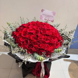 100 Red Roses Bouquet - Grand Romance Edition